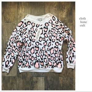 ✨NWT✨ WILDFOX💋🦊 Leopard Print SWEATSHIRT